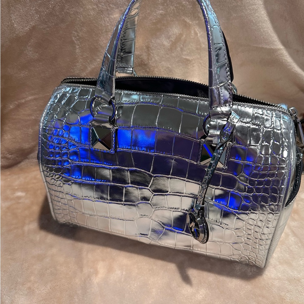 Michael Kors Medium Duffle Satchel Silver Embossed Leather - Picture 3 of 6